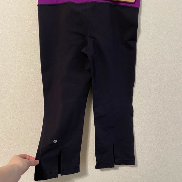 Lululemon 6 Yoga Pants Capris Purple and Black - Picture 3 of 7